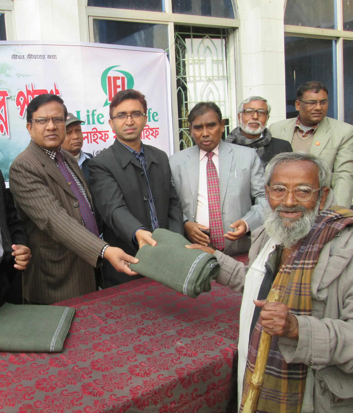 শীতবস্ত্র বিতরণ